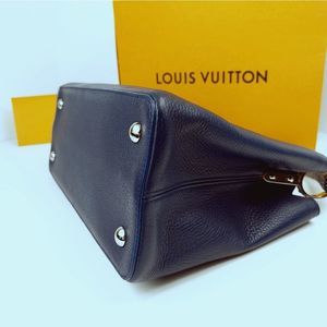 Louis Vuitton Taurillon Python Capucines BB Indingo Bag